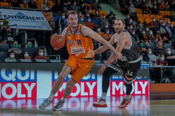 领皇马继续 领皇马继续