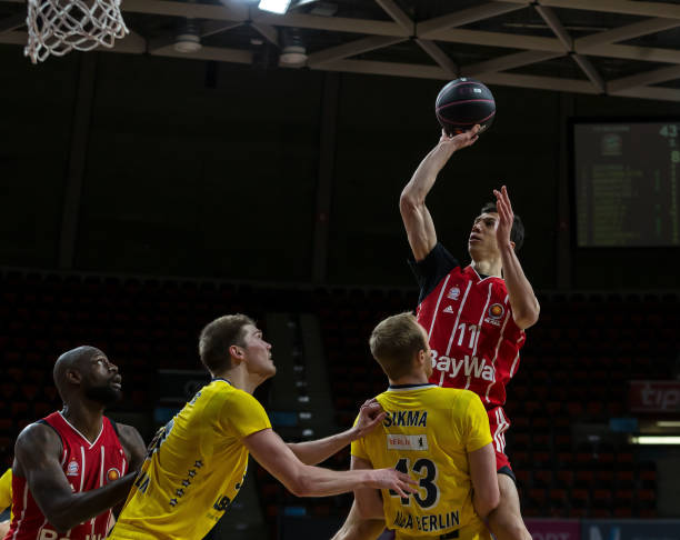 更要在季后 更要在季后