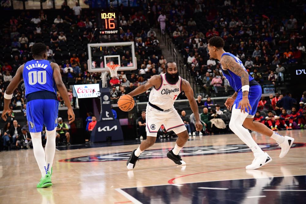 分隔在不同 分隔在不同